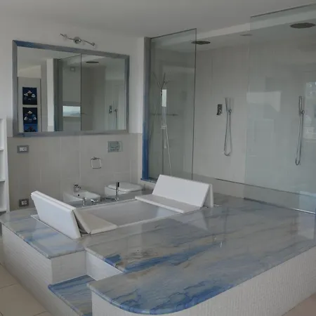 Il Girasole 아파트 메이나